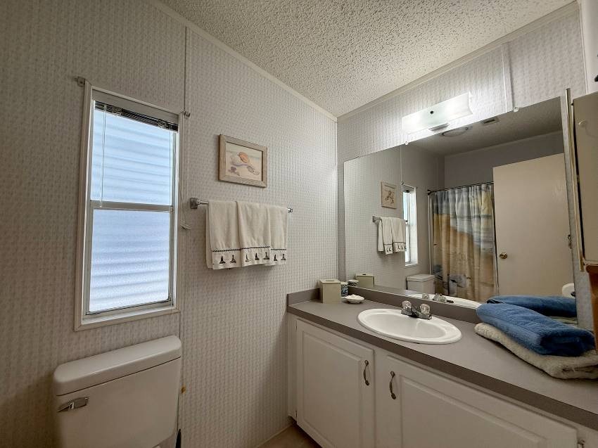 8204 Lemonwood Dr a Ellenton, FL Mobile or Manufactured Home for Sale